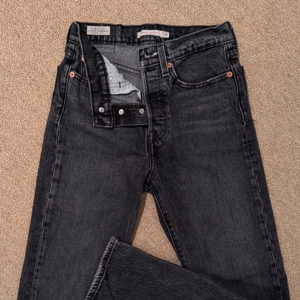 Levi's Premium Wedgie Straight Ankle Women's Jeans, "Break A Leg" Wash - Picture 4 of 7